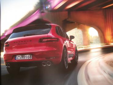 Porsche Macan +Turbo mit Peformance Paket GTS S +Diesel Buch März 2017 NEU