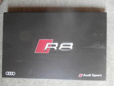 Audi R8 Coupé Spyder Buch in Schatulle im Mai 2016