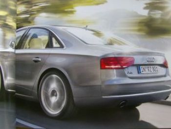 Audi A8 Buch Prospekt März 2010 NEU D4/4H