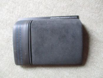 BMW 6er Reihe Alcantara-/Lederkombination Nappa Anthrazit mit blauem Nähfaden Muster ca. 12x18cm Format