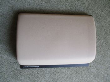 BMW Leder Pearl Creambeige Muster ca. 10x15cm Format