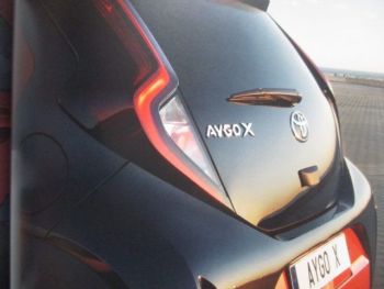Toyota Aygo X Prospekt +Limited April 2022+Preisliste NEU