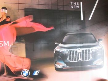 BMW i7 G70 Großformat Poster ca. 59x83cm Doppelseitig