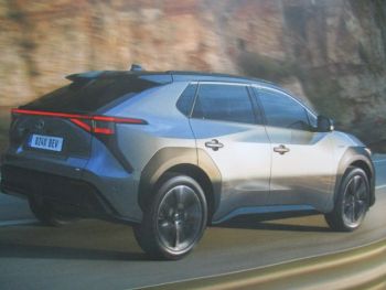 Toyota bZ4X Katalog Juli 2022