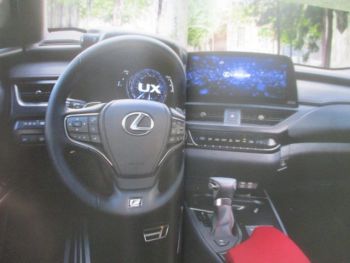 Lexus UX 250h September 2022