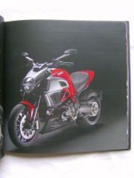 Ducati Diavel Buch NEU