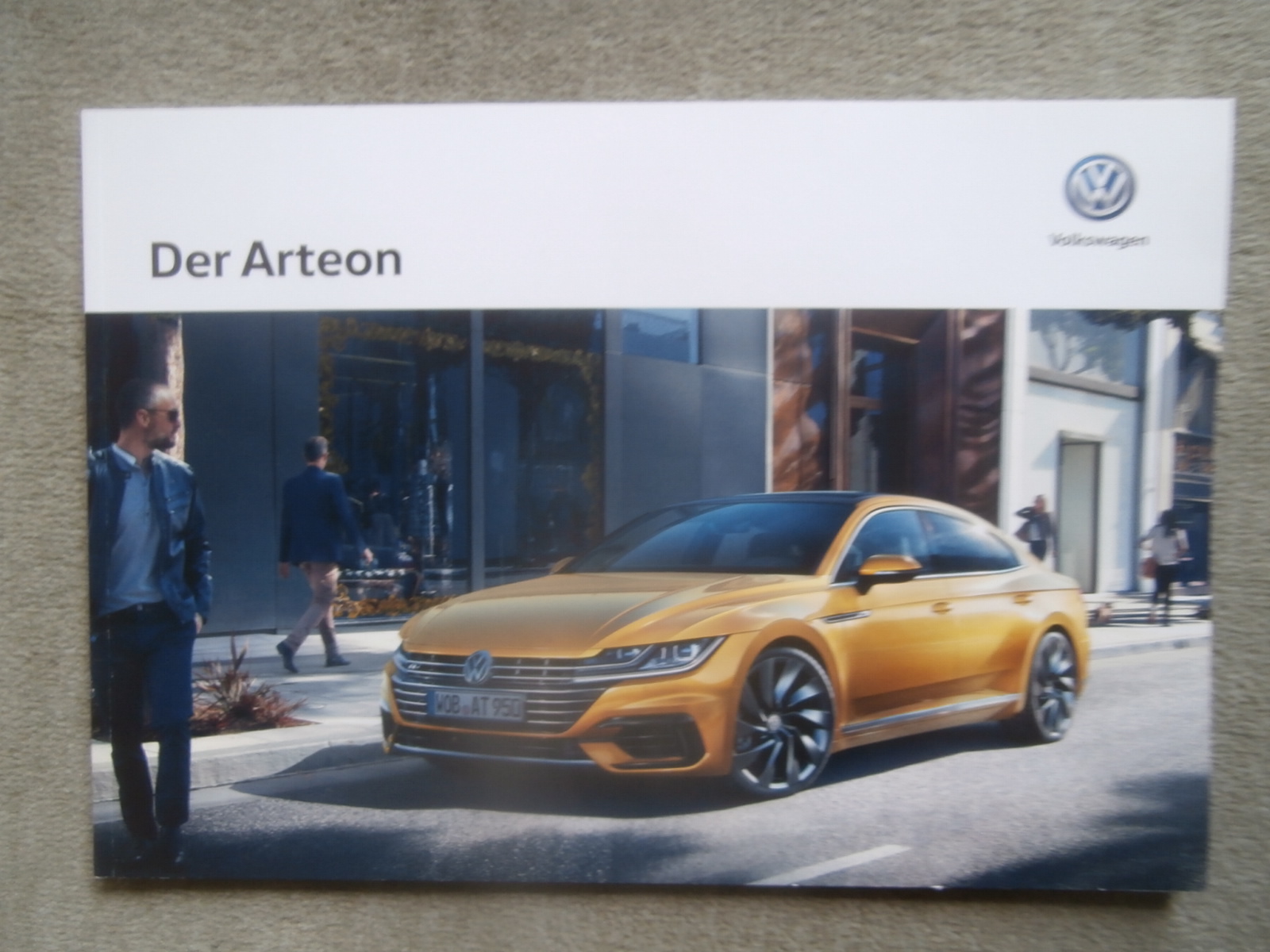Druckausgabe VW Arteon Katalog im Juli 2019 : Autoliteratur Höpel