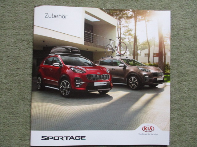 Druckausgabe Kia Sportage Zubehör Katalog im Sepember 2020