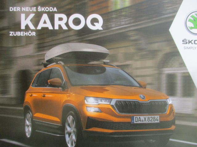 Druckausgabe Skoda Karoq Zubehör Katalog im Juni 2022