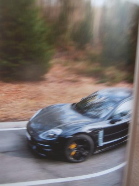 +electrified Magazin für zeitgemäße Mobilität 2/2019 Porsche Taycan,Gesine Cukrowski,GLC F-Cell