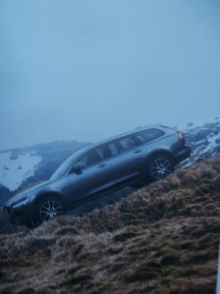Volvo V90 T8 Twin Engine AWD T6 AWD T5 T4 D5 AWD D4 AWD D4 D3 AWD D3 +R Design +Inscription