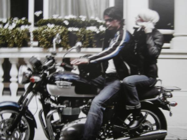 Triumph Classics 2011 Bonneville +T100 T100 Black,Thruxton Scrambler Prospekt Deutsch NEU