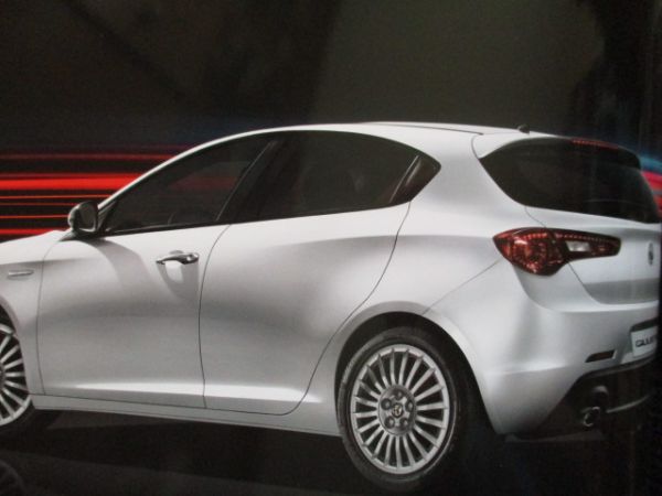 Alfa Romeo Giulietta 88kw 110kw 125kw 177kw +Diesel 88kw 110kw 129kw Prospekt April 2016