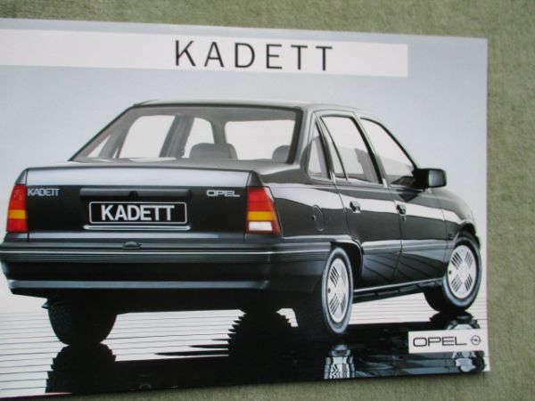 Opel Kadett E Stufenheck LS GL GLS 1.3 1.6S 1.6D 1.3i Kat 1.8i Kat Prospekt Oktober 1985