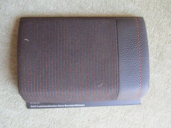 BMW Stoff-Lederkombination Carve Berstein/Schwarz Muster ca. 10x15cm Format