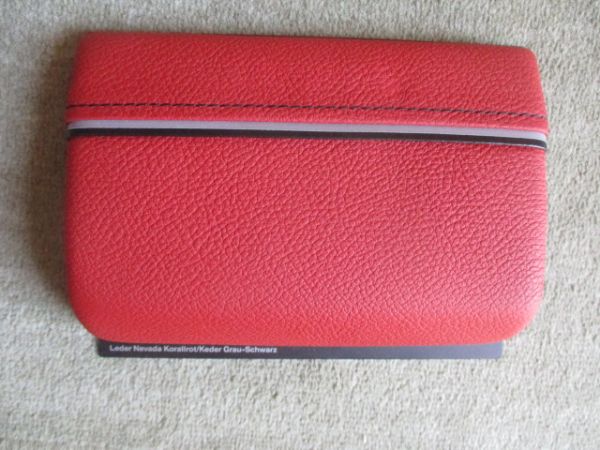 BMW Leder Nevada Korallrot/Keder Grau-Schwarz Muster ca. 10x15cm Format
