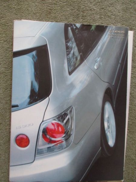 Lexus IS300 +SportCross +Fotos +CD +Text +Preise