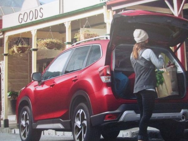 Subaru Forester Katalog November 2021 NEU