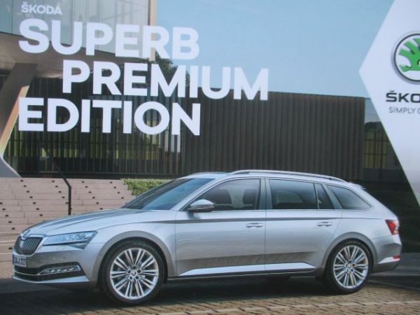 Skoda Superb Premium Edition Katalog Februar 2022 +Preise