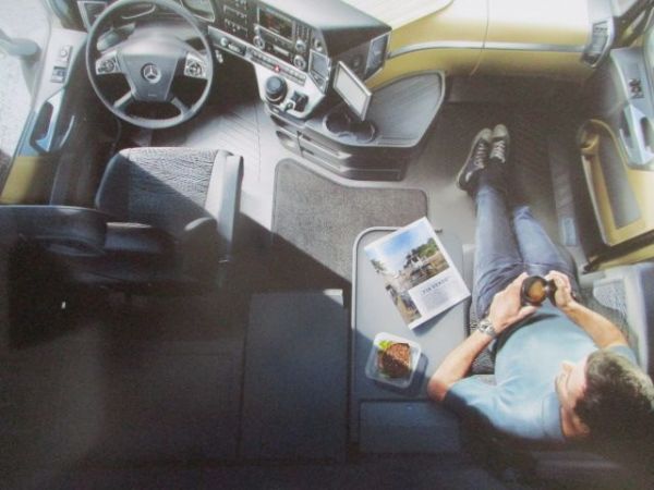 Mercedes Benz Actros Fernverkehr 18-26 Tonnen 7/2013