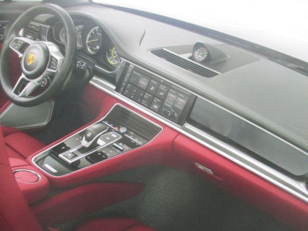 Porsche Panamera Turbo S E-Hybrid Buch 2/2017