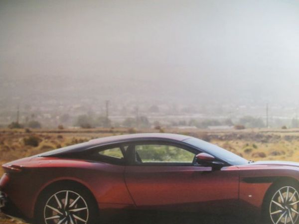 Aston Martin DB11 Buch 2018