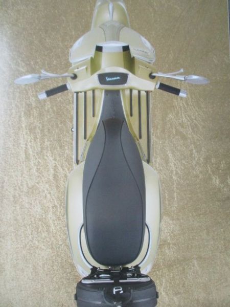 Vespa 75 Jahre Prospekt März 2021