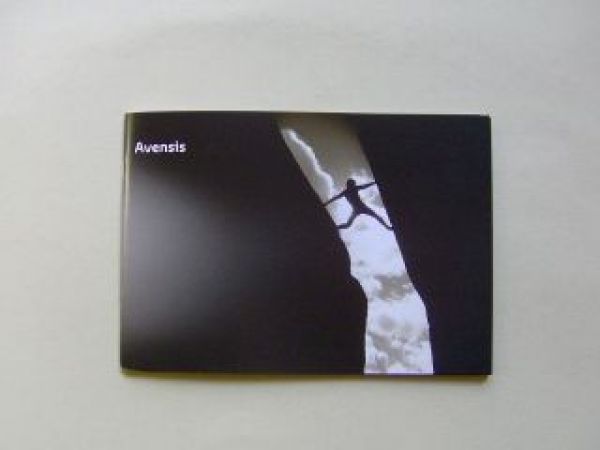 Toyota Avensis Prospekt Juli 2010 NEU Typ T27