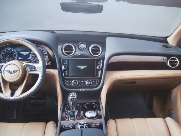 Bentley Bentayga Diesel W12 +Individualisierung Mulliner Deutsch Buch 2017 NEU