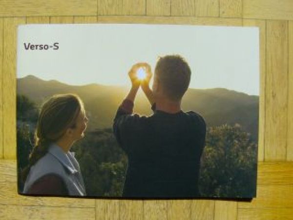 Toyota Verso-S Prospekt Dezember 2010 NEU