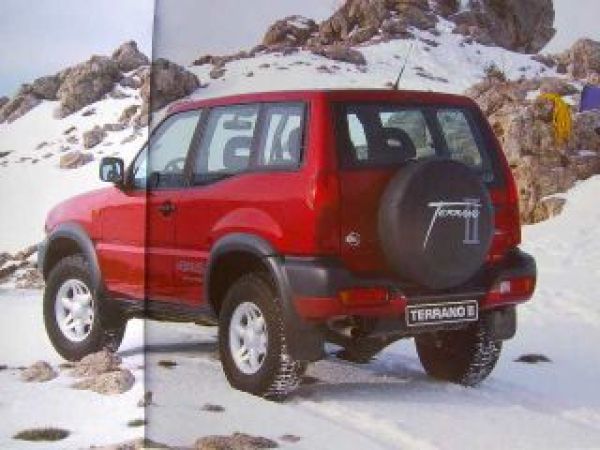 Nissan Terrano II 3-türer 5-türer Juni 1996