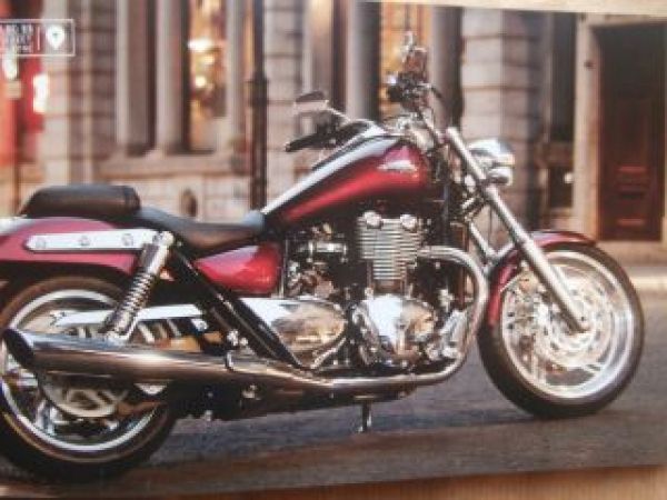 Triumph Motorräder 2014 Bonneville Thruxton Rocket Roadster