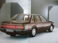 Opel Senator A 2.5i 3.0i Katalog August 1984 Schweiz Version