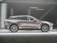 Aston Martin DBX +707 +Q Buch Deutsch 2022